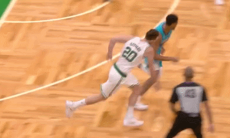 海沃德背后追身排球大帽兰姆