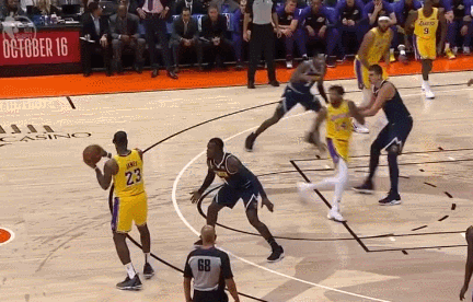 詹姆斯助攻英格拉姆后仰跳投命中