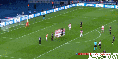 内马尔任意球打破僵局