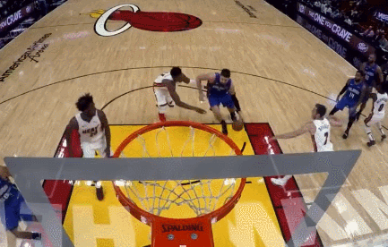 怀特塞德送钉板大帽,约什-理查德森反击上篮