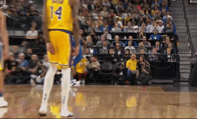 詹姆斯身背卢尼转身360度打成2+1