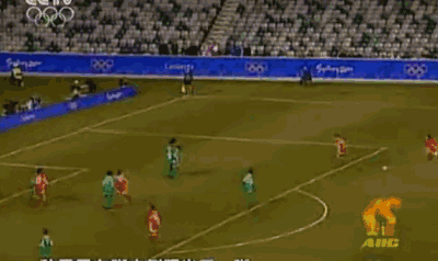 孙雯左右开弓的任意球