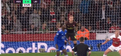 霍尔丁明显手球