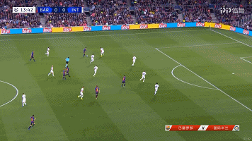 图4：巴萨进攻配合失误