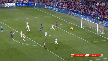 图5：拉菲尼亚中路完成打门