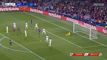 图6：拉菲尼亚禁区内完成打门