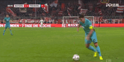 弗赖堡最后时刻扳平比分