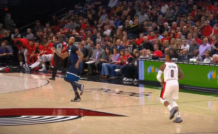 麦科勒姆后场长传连线努尔基奇单臂暴扣