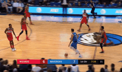 东契奇行径间助飞小乔丹空接暴扣