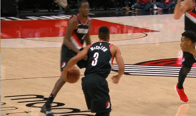 开拓者开场连飙5个三分，阿米奴射停雄鹿