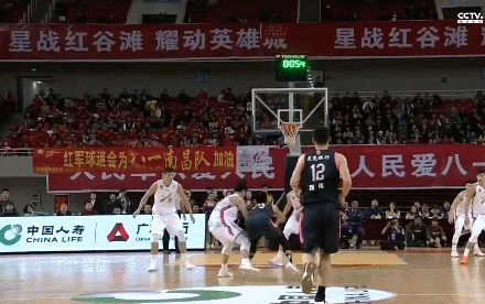 八一成功抢断,张祖铭一条龙飞扣