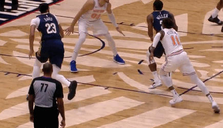 霍勒迪助飞浓眉哥单手空接暴扣