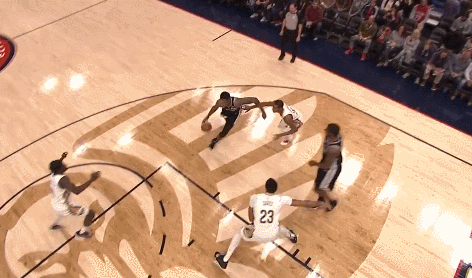 盖伊弱侧突破勾手放篮打2+1