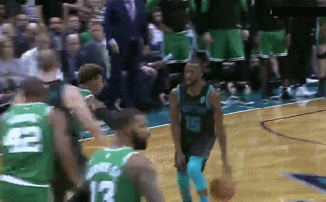 沃克终场前32.3秒三分杀死比赛