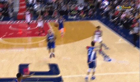 快船新秀亚历山大横空飞出扇飞波特