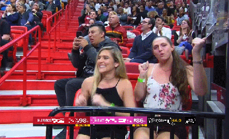 久违的韦大爷引小姐姐忘情庆祝,欢欣鼓舞