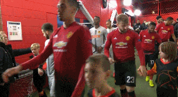 费莱尼:咦,我球童呢?