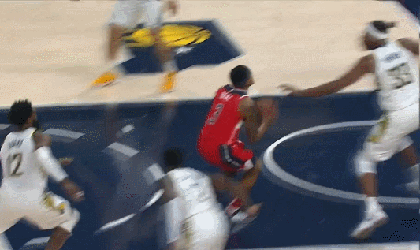 简直残暴!特纳颜帽比尔单手扣篮