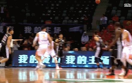 韩德君空中失衡打2+1