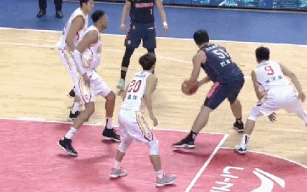 万圣伟梦幻步摘CBA生涯首分