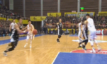 胡金秋补防劈头盖脸血帽郭艾伦