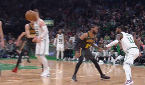 海沃德借挡拆空位干拔三分