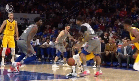 赛迪斯-杨单吃大帝上篮打2+1