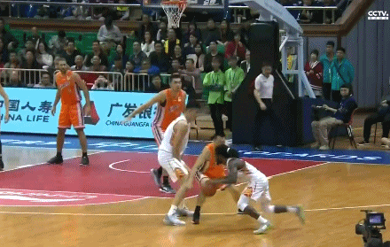 伯顿突分助李慕豪单臂怒扣