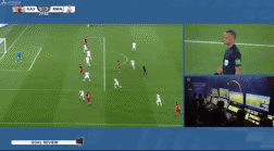 图6：没有支点中锋，鹿岛通过传递也能找到机会