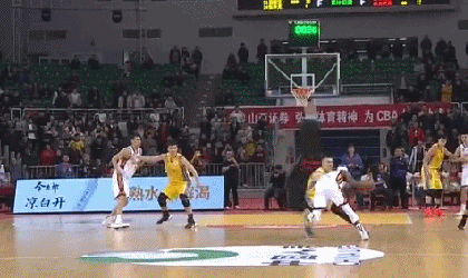 布朗神来之笔跑投压哨三分绝杀北控