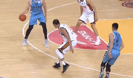 汉密尔顿飞身杀出送补扣