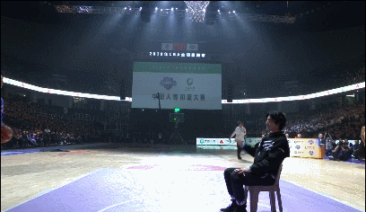 张建豪卫冕一扣