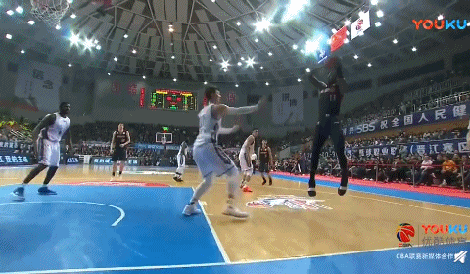 易建联胡珑贸爆发冲突