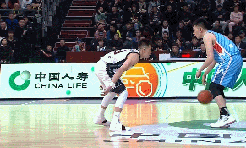 郭艾伦死亡缠绕直闯前场上篮