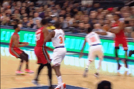 韦德空位三分稳稳命中