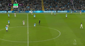 通过中场的硬度逼抢去进行快速冲击