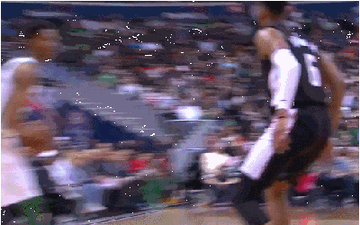 多齐儿中线切入禁区单臂霸气劈扣