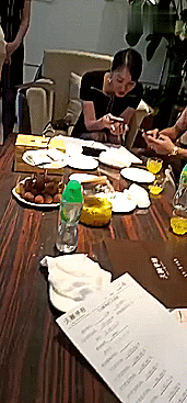 韦世豪购置物业视频截图