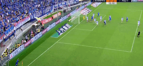 金信煜高高跃起破门