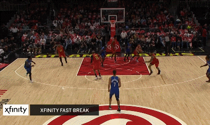 特雷杨空接妙传科林斯单臂抡筐