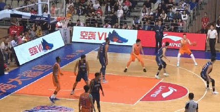  回归第一分！ 李根撤步飘投得手