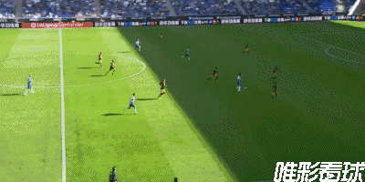 武磊快速突破倒地