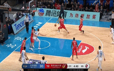 上当了吧 张才仁虚晃一枪直杀内线打成2+1