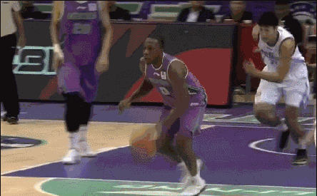  潘宁追身大帽詹姆斯震惊全场