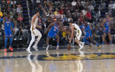 麦康纳直塞 阿利兹溜底线接球上篮2+1