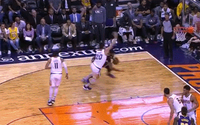 浓眉底线突破卡明斯基防守重扣得分