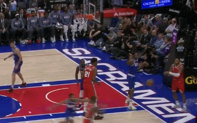 利拉德身体失衡打成2加1