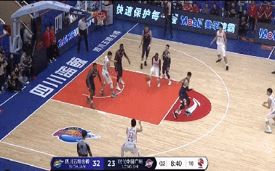 全场都为你鼓掌 陈辰后撤步三分霸气熏天