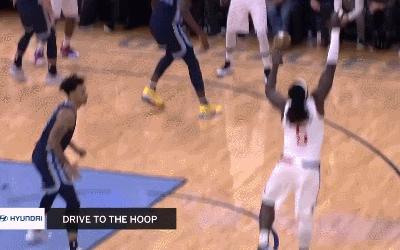 哈雷尔弧顶接球体前变向突破打成2+1