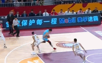 五佳球锁定！周琦反击暴力隔扣刘冠岑造2+1